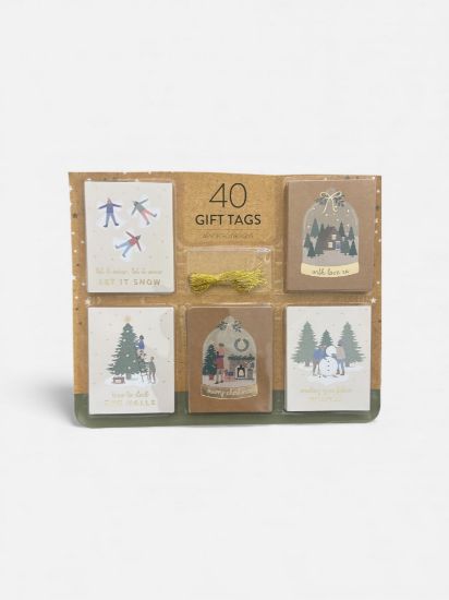 Picture of 40 x Christmas Gold Gift Tags Gold Twine Traditional Family Christmas Scene